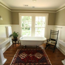 The Coat of Arms House master bathroom tub